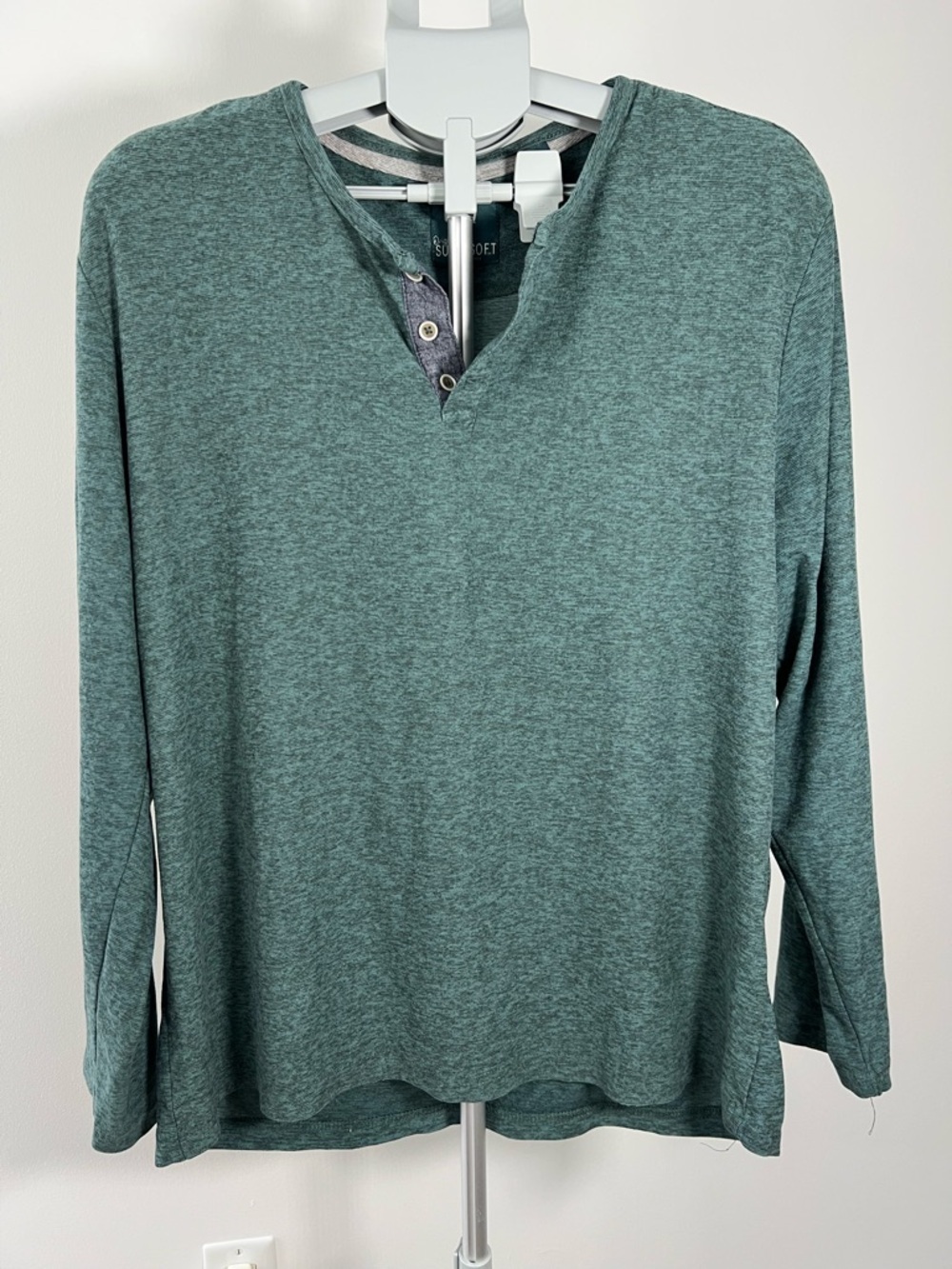Men’s Heathered Green/Teal Henley Top Minimalist Basic